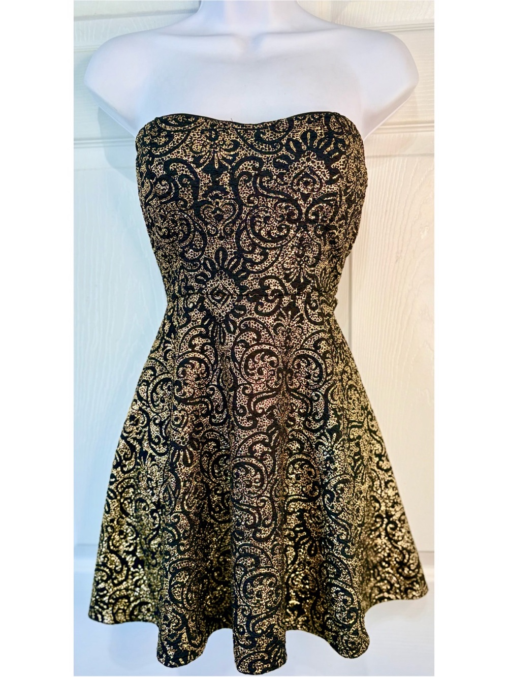 A’gaci Gold Metallic Strapless Club Fit and Flare Mini Dress Small